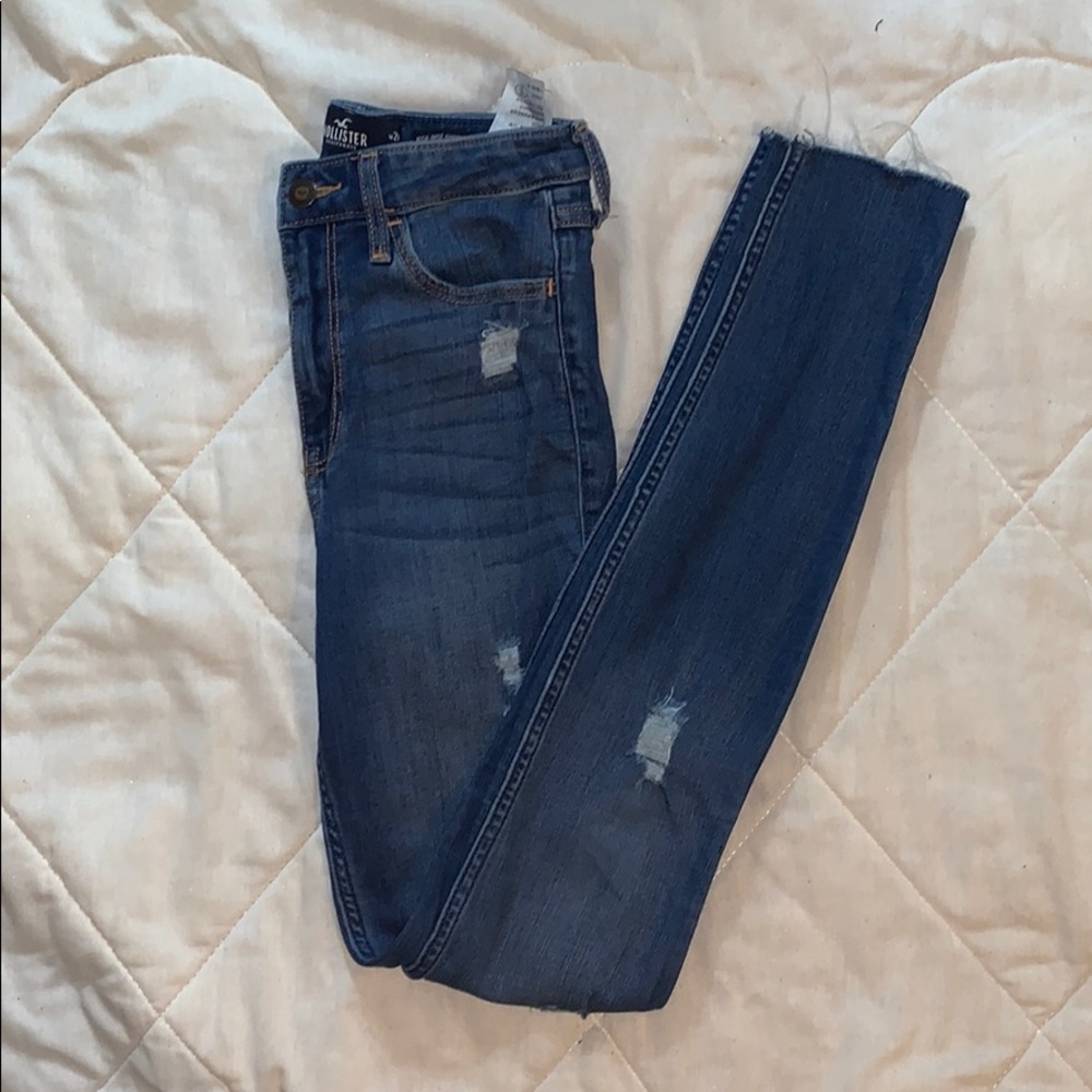 High-Rise Super Skinny Blue Hollister Jeans💙
